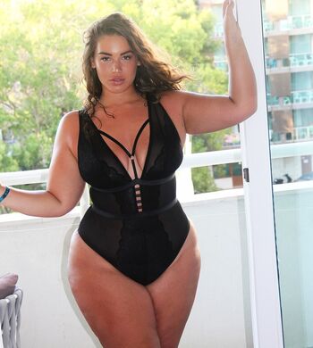 Full leaked Cherella rowena private onlyfans photo