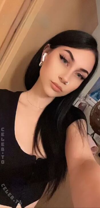 Full leaked Chiarajolin private onlyfans photo