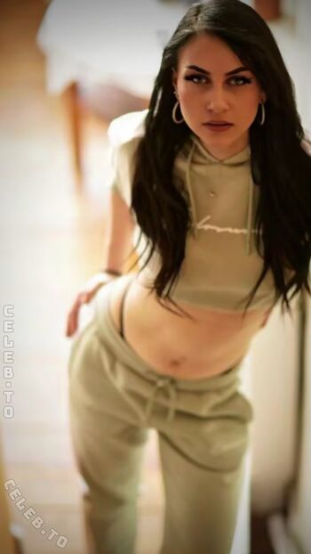 Full leaked Chiarajolin private onlyfans photo