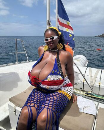 Full leaked Chioma lov private onlyfans photo