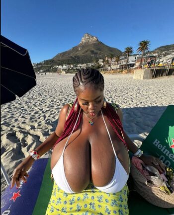 Full leaked Chioma lovv private onlyfans photo