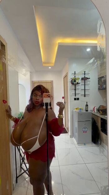 Full leaked Chioma lovv private onlyfans photo