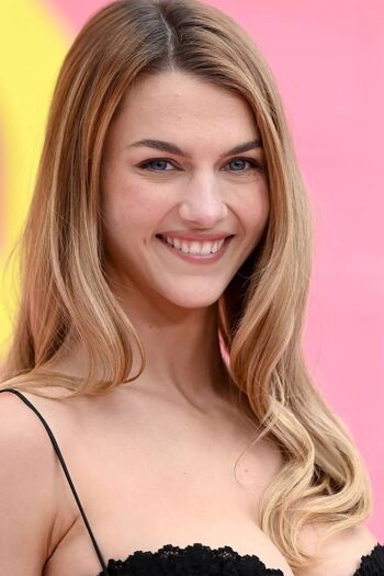 Full leaked Chloe east page private onlyfans photo