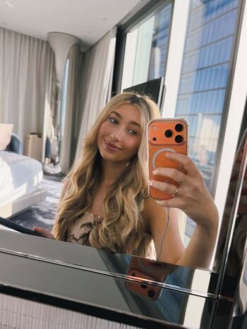 Full leaked Chloe may private onlyfans photo