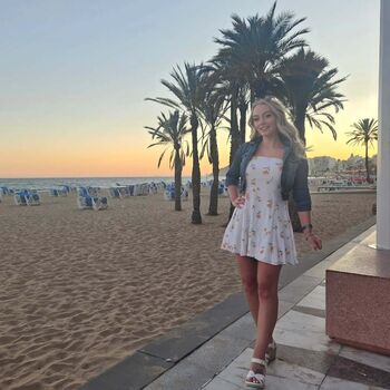 Full leaked Chloxxhill private onlyfans photo