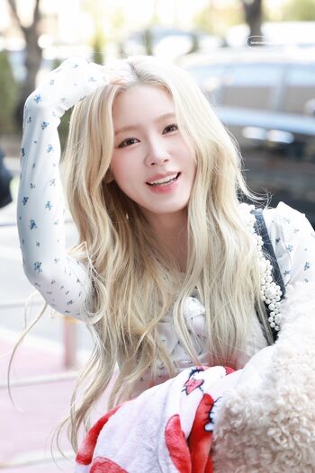 Cho Mi-yeon (Miyeon) - i-dle [(G)I-dle]