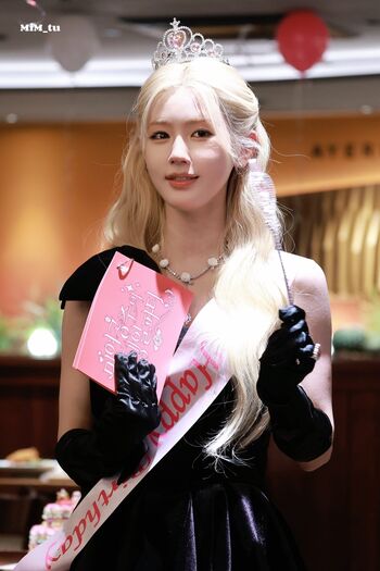 Cho Mi-yeon (Miyeon) - i-dle [(G)I-dle]