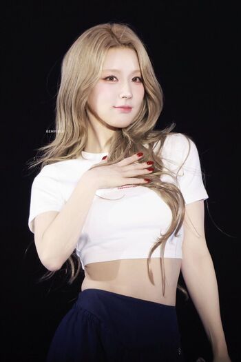 Cho Mi-yeon (Miyeon) - i-dle [(G)I-dle]