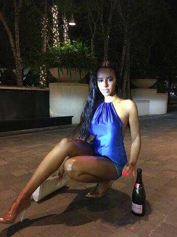 Full leaked Chxrry private onlyfans photo