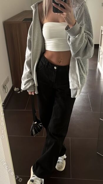 Full leaked Ciarasophie private onlyfans photo