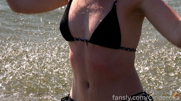 Full leaked Cinderella girl private onlyfans photo