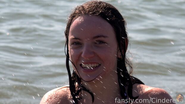 Full leaked Cinderella girl private onlyfans photo