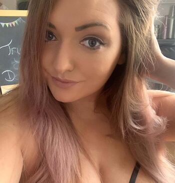 Full leaked Civicky private onlyfans photo