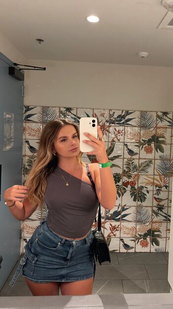 Full leaked Claire schroeder  page private onlyfans photo