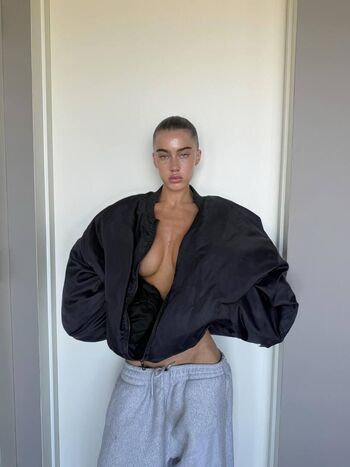 Claudia Valentina