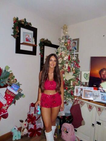 Full leaked Clodaghnicgiollabhain private onlyfans photo