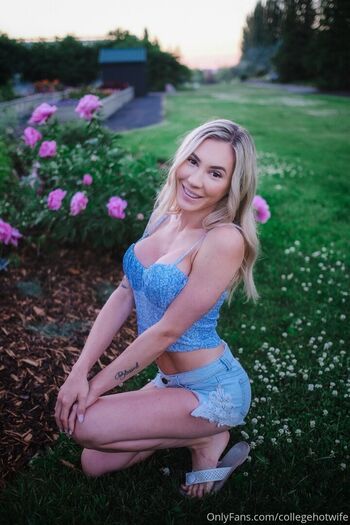 CollegeHotwife