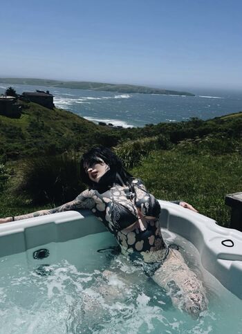 Full leaked Comeovwhenursober private onlyfans photo