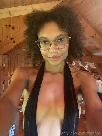 Full leaked Comfycutie private onlyfans photo