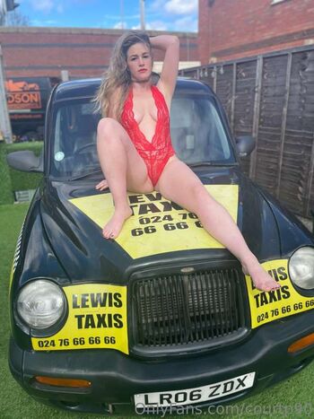 Full leaked Courtney pose private onlyfans photo