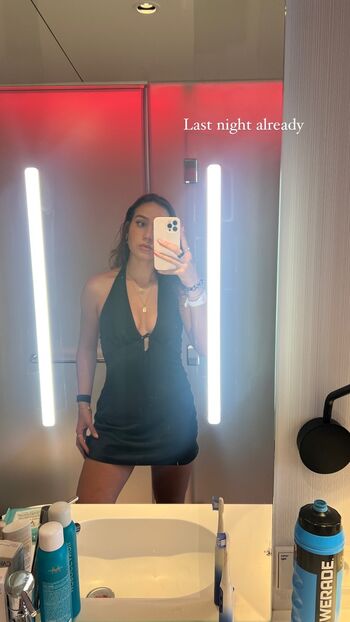 Full leaked Courtney sarault page private onlyfans photo