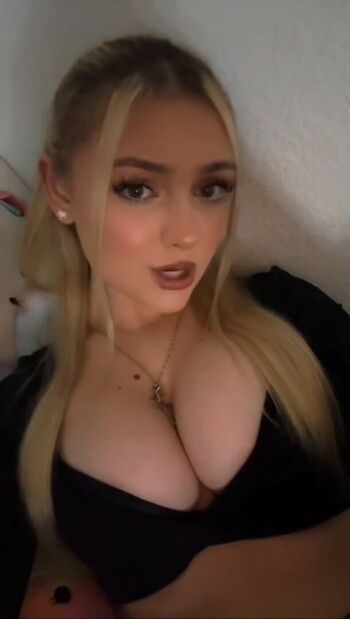 Full leaked Crazylex private onlyfans photo