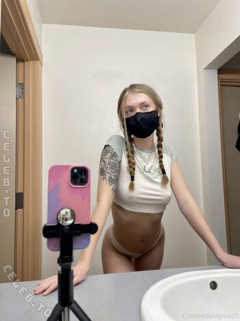 Full leaked Cremedelapeach private onlyfans photo