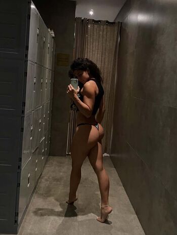 Full leaked Cristinaaaasnaghi private onlyfans photo