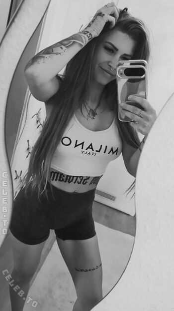 Full leaked Crx lady private onlyfans photo