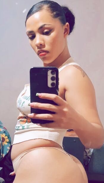 Full leaked Curlyjulz private onlyfans photo