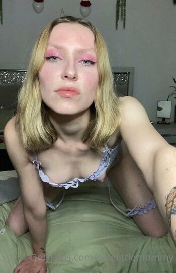 Full leaked Cutelittlemommy private onlyfans photo