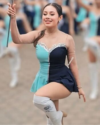 Full leaked Dafnealvaradooficial private onlyfans photo