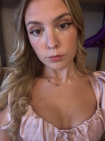 Full leaked Darceyxc private onlyfans photo