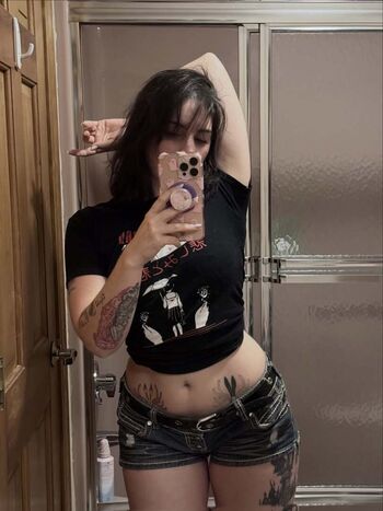 Full leaked Darkscaryswamp private onlyfans photo