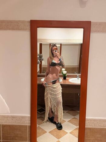 Full leaked Daxaxa private onlyfans photo