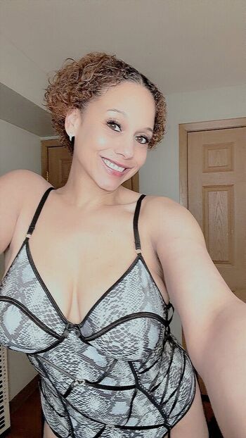 Full leaked Dazzlingdime private onlyfans photo