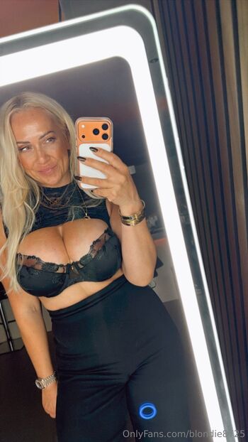 Full leaked Debbie zwiers private onlyfans photo