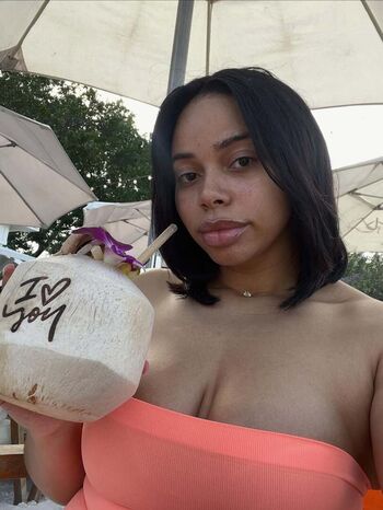 Full leaked Dee lanee private onlyfans photo