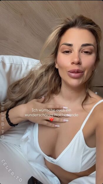 Full leaked Deeanaofficial private onlyfans photo