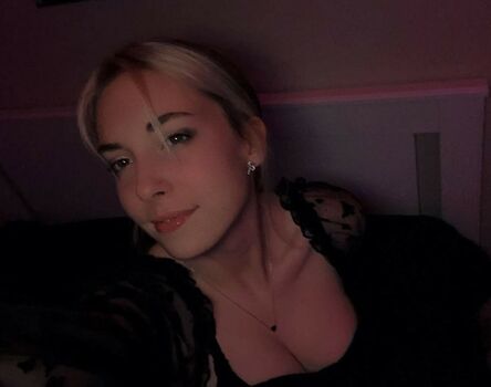 Full leaked Defnotdes private onlyfans photo