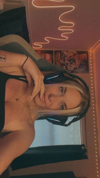 Full leaked Defnotdes private onlyfans photo