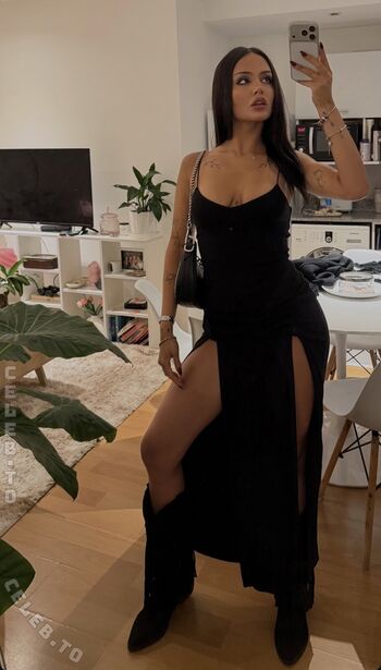 Full leaked Delfiiklein private onlyfans photo
