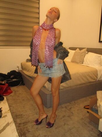 Full leaked Delilah belle hamlin private onlyfans photo