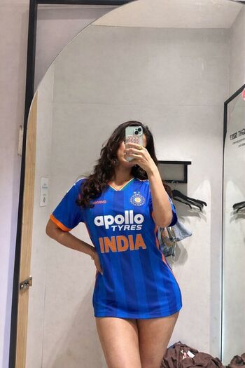 Full leaked Desi aunty private onlyfans photo