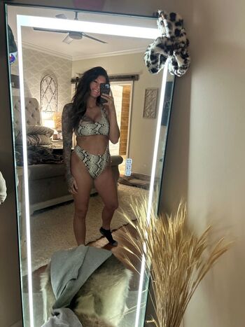 Full leaked Desireeluckey private onlyfans photo