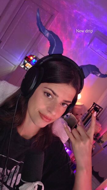 Full leaked Develique page private onlyfans photo