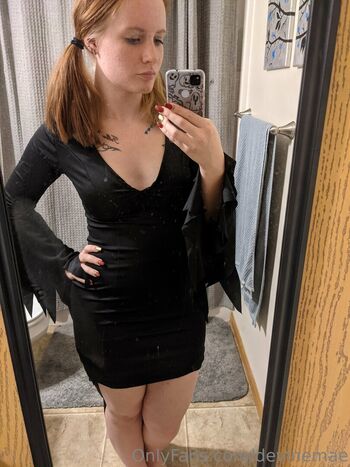 Full leaked Devinemae private onlyfans photo