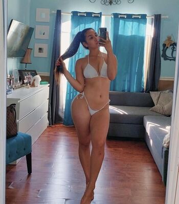 Full leaked Deyaris arai private onlyfans photo