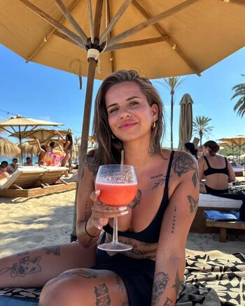 Full leaked Didi shana private onlyfans photo