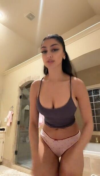 Full leaked Divaflawless  page private onlyfans photo